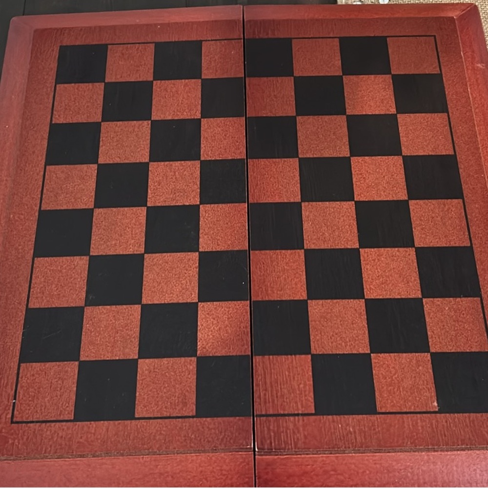 Classic Wooden Chess Set - Black and Brown